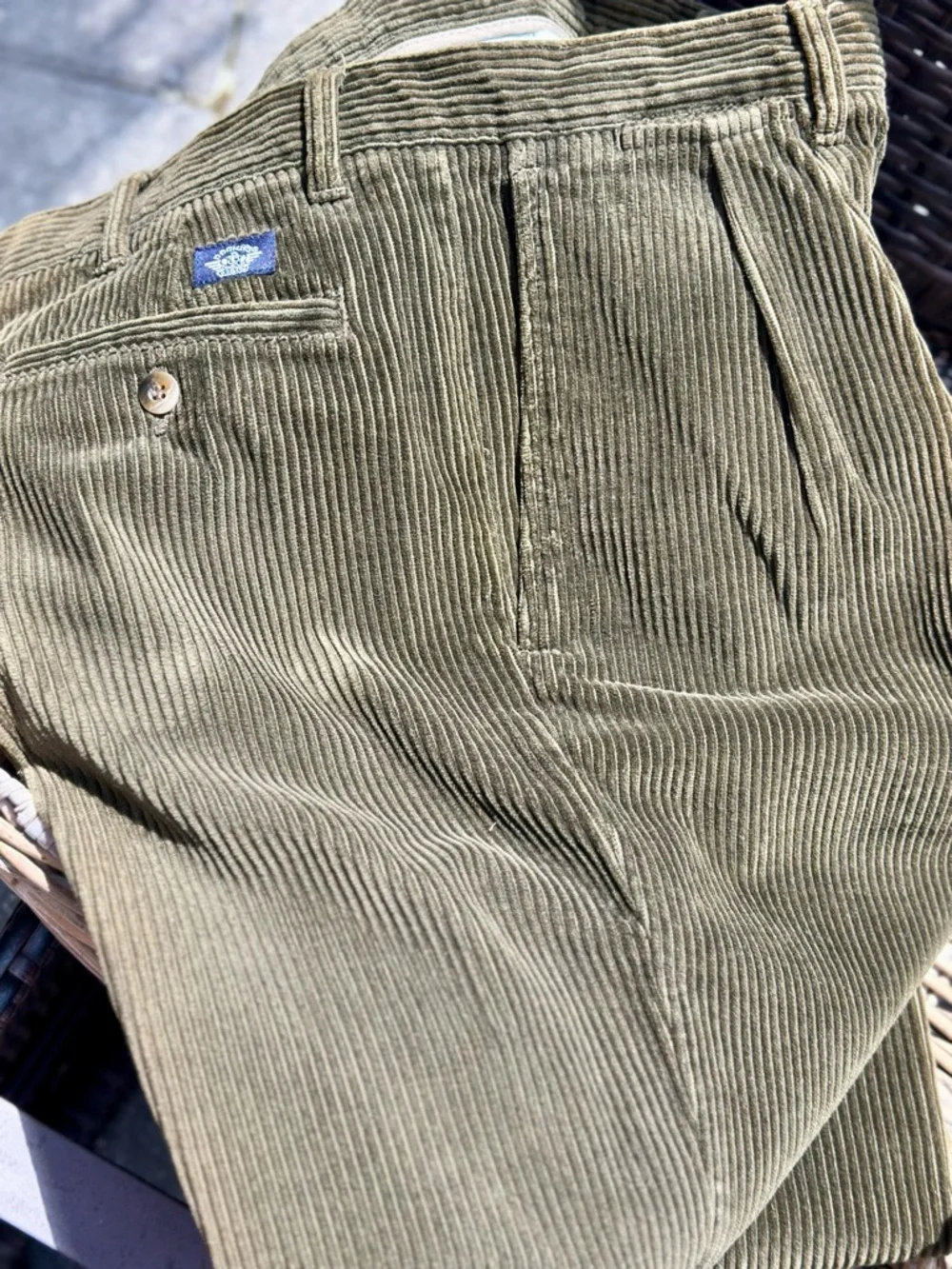 Dockers Olive Green Wide Wale Corduroy Pleated Men's Pants Cuffed Y2K